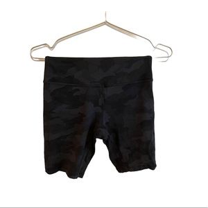 LULULEMON BLACK CAMO BIKER SHORTS